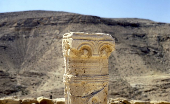 Ruins_in_Negev_desert_Israel