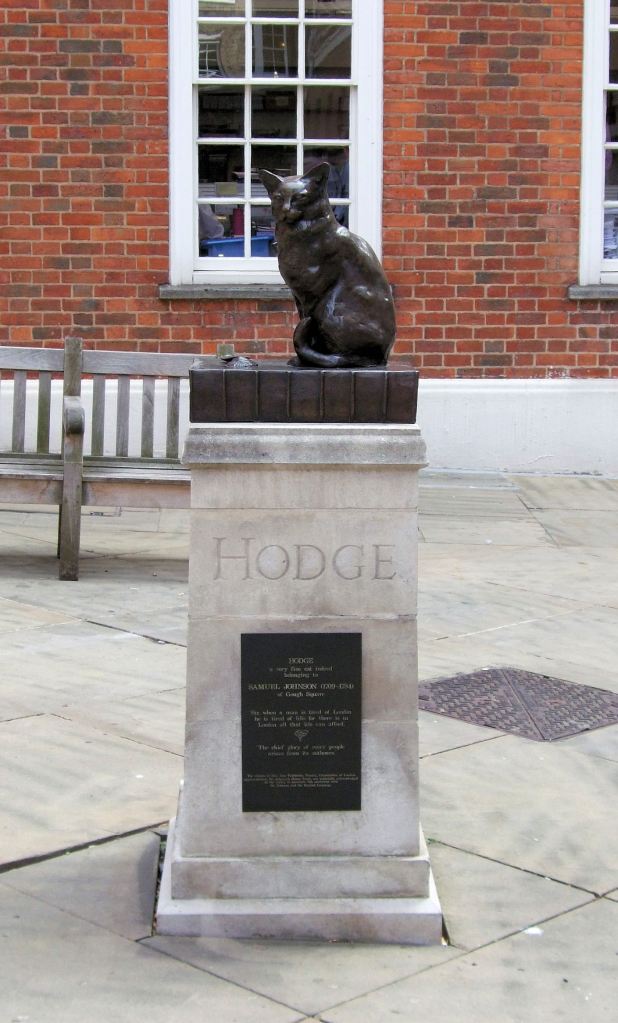 The Hodge statue outside Johnson's house. Credit: Wikimedia Commons (CC BY 2.0).